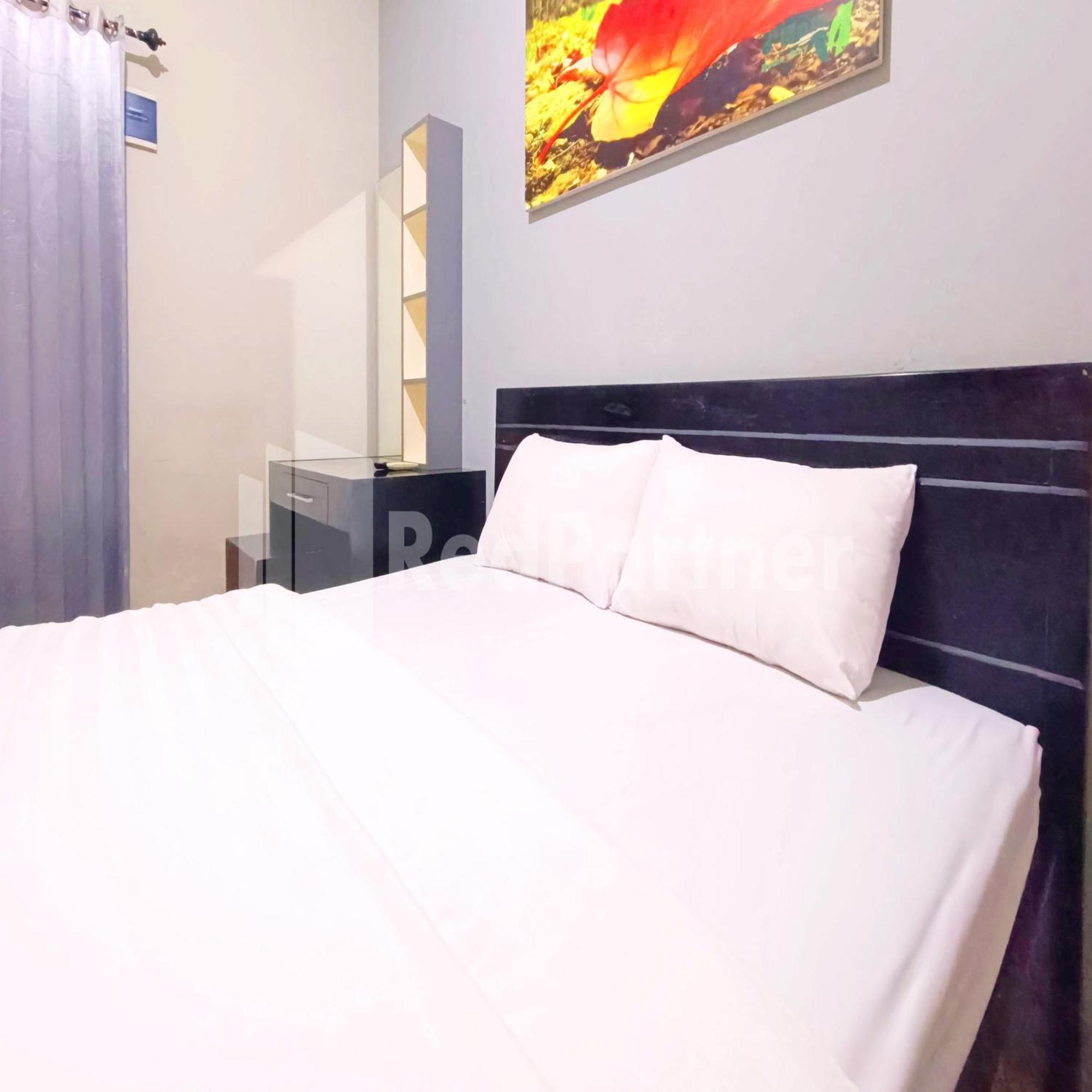 D'Waru Homestay Syariah Near Jl Slamet Riyadi Mitra Reddoorz Solo Buitenkant foto