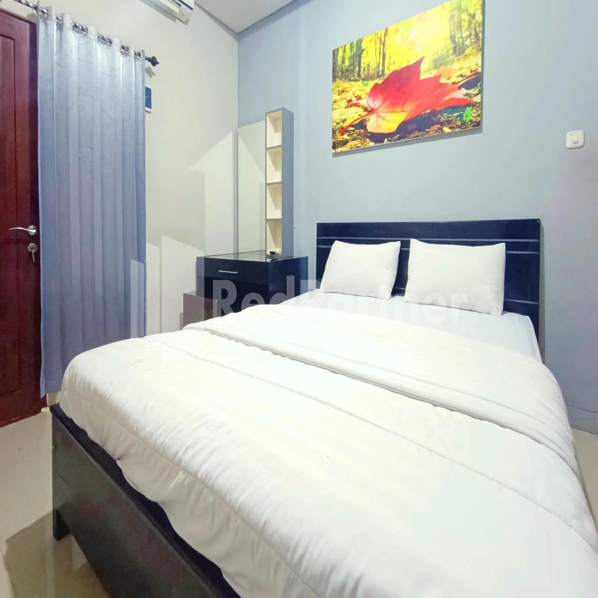 D'Waru Homestay Syariah Near Jl Slamet Riyadi Mitra Reddoorz Solo Buitenkant foto