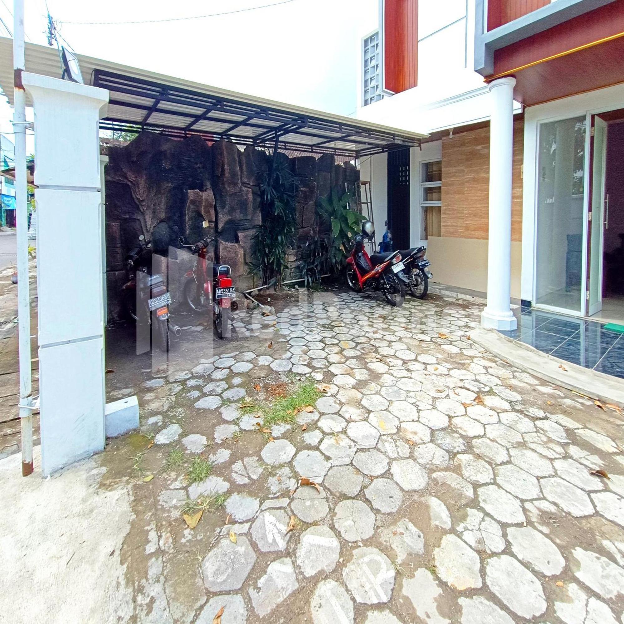 D'Waru Homestay Syariah Near Jl Slamet Riyadi Mitra Reddoorz Solo Buitenkant foto