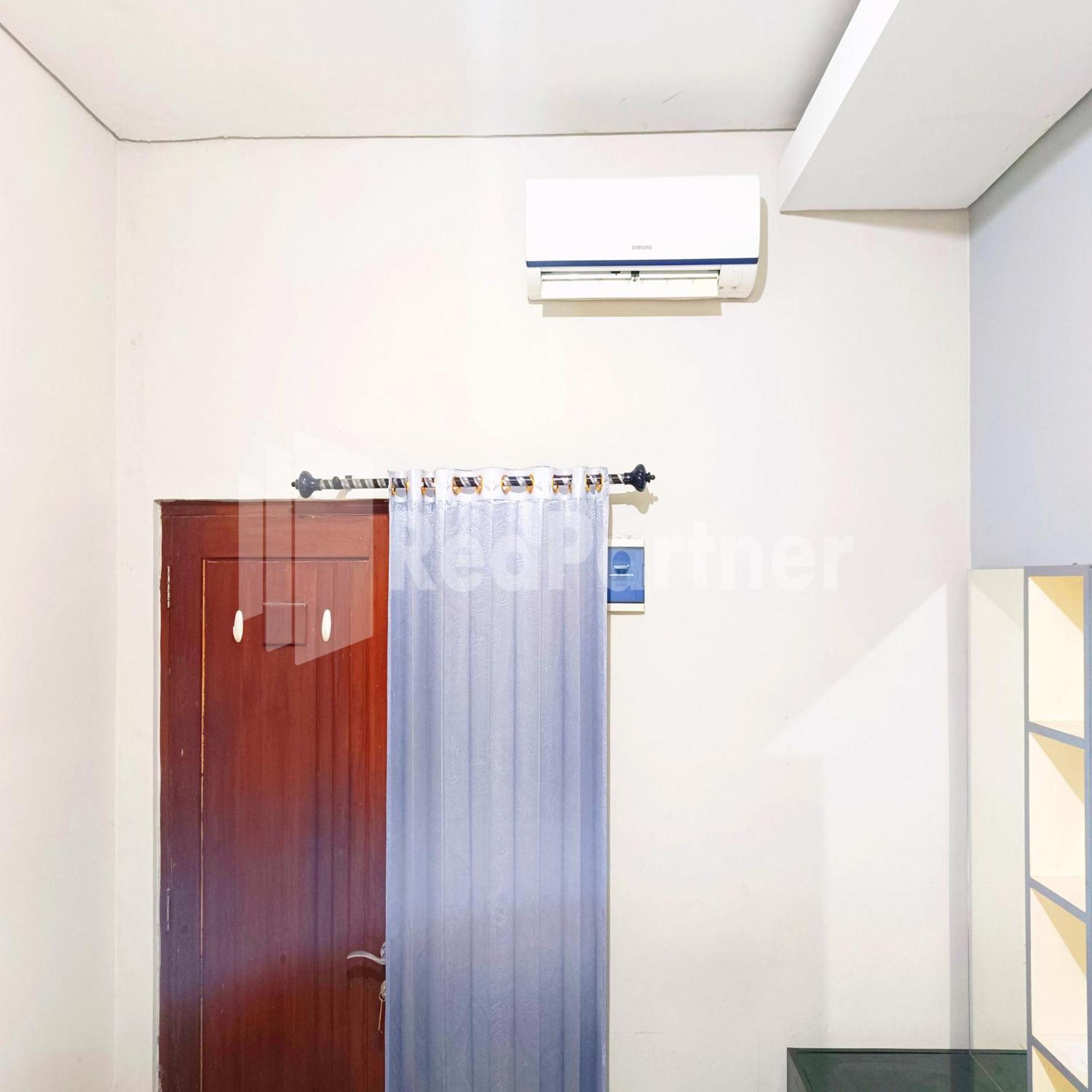 D'Waru Homestay Syariah Near Jl Slamet Riyadi Mitra Reddoorz Solo Buitenkant foto